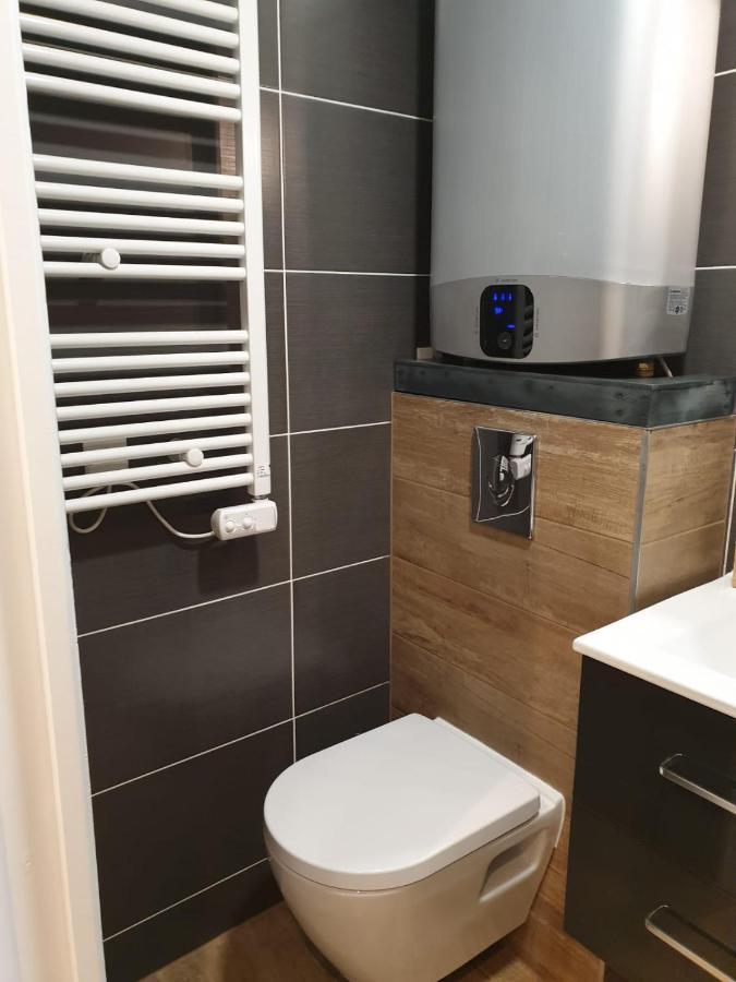 Le 211,ski et randonnée, lave linge ,parking Bernex Exterior foto