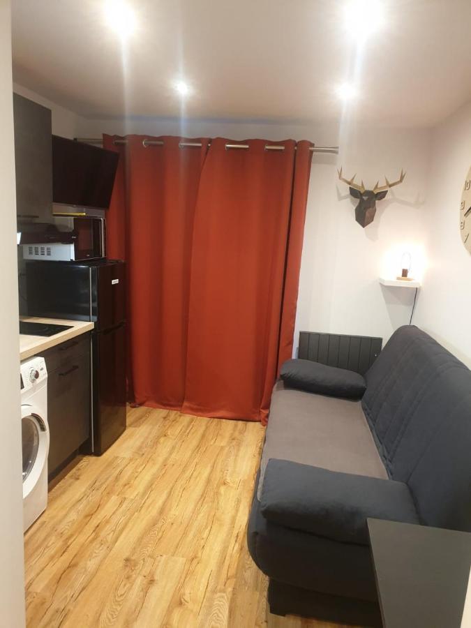 Le 211,ski et randonnée, lave linge ,parking Bernex Exterior foto